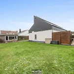 Fevery Village - Spacious For 12 Guests With Enclosed Garden