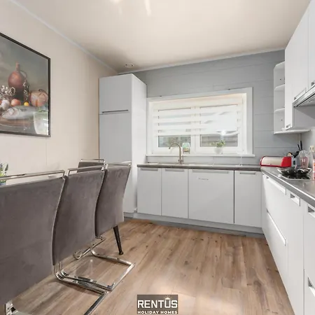 Fevery Village - Spacious For 12 Guests With Enclosed Garden בית נופש *