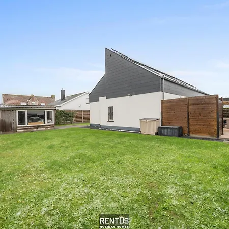 Fevery Village - Spacious For 12 Guests With Enclosed Garden