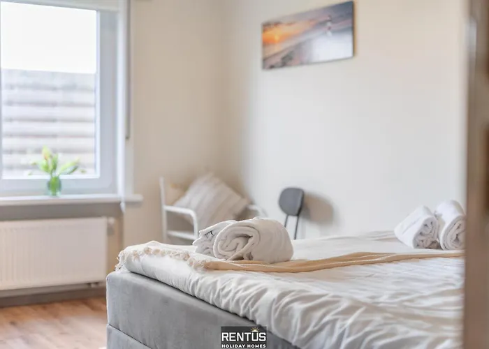 Fevery Village - Spacious For 12 Guests With Enclosed Garden בית נופש *