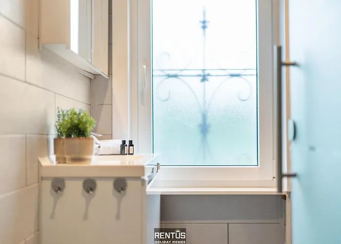 Fevery Village - Spacious For 12 Guests With Enclosed Garden