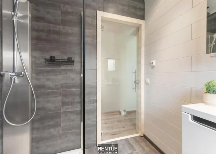 Fevery Village - Spacious For 12 Guests With Enclosed Garden בית נופש בלנקנברג