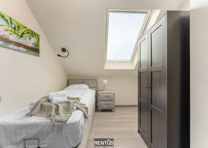 Fevery Village - Spacious For 12 Guests With Enclosed Garden