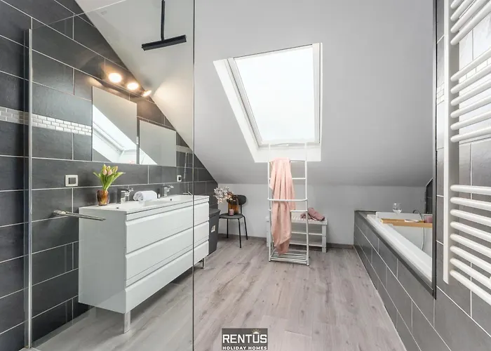 בית נופש Fevery Village - Spacious For 12 Guests With Enclosed Garden *